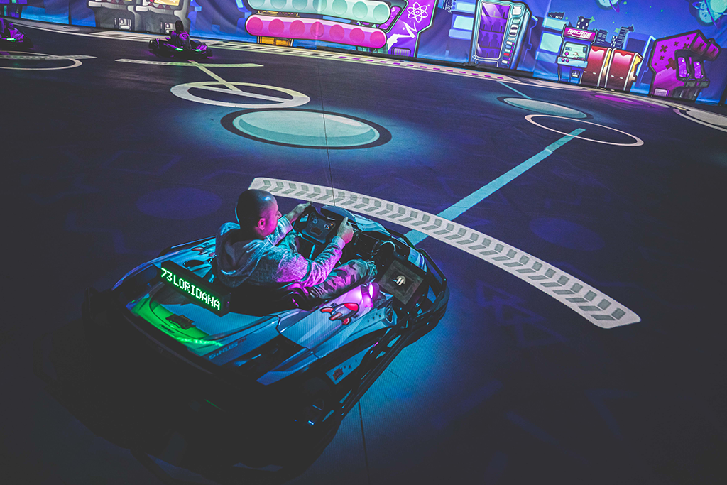 BattleKart player adjusts their shot in BattlePool mode